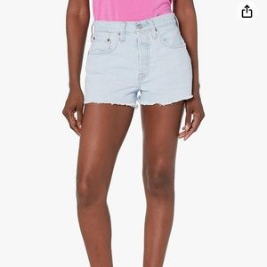 Levi’s 501 original Jean short - worn a few times in great shape
